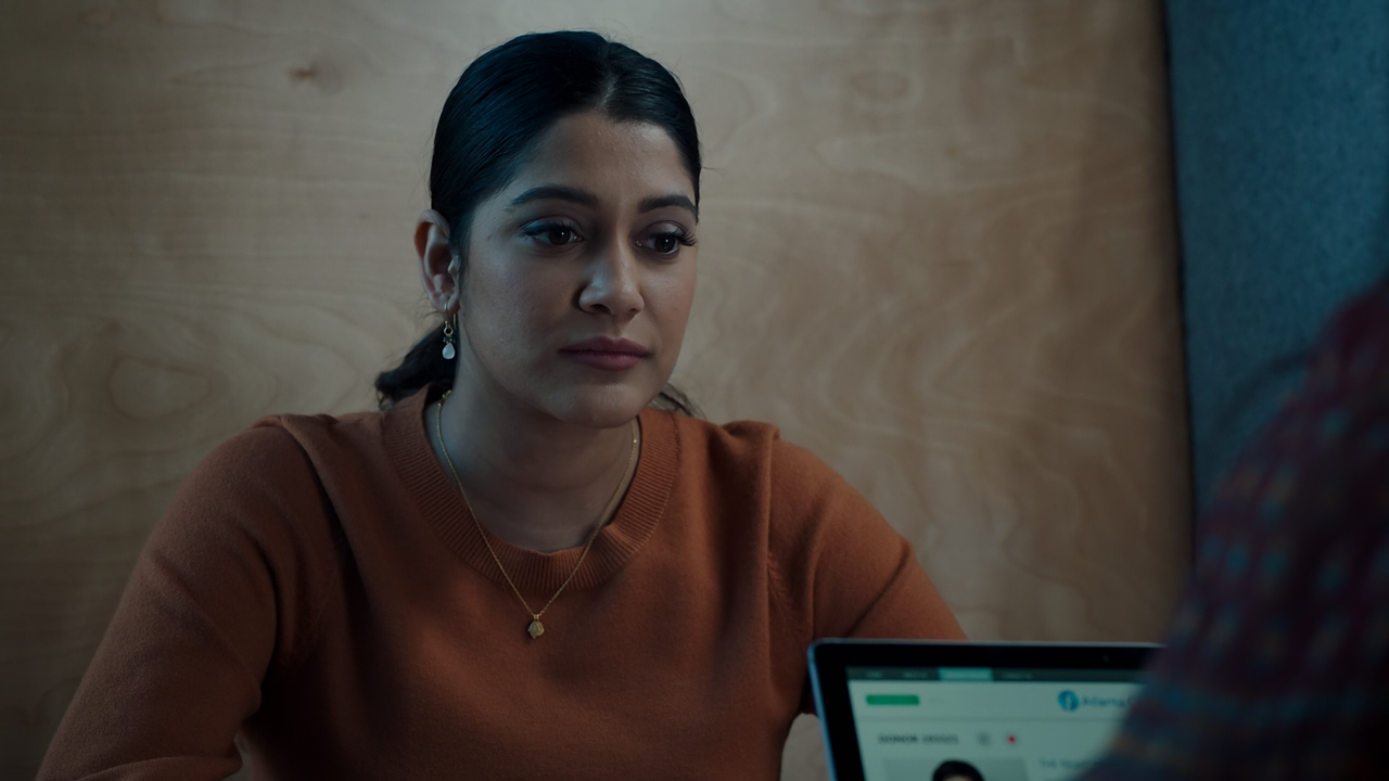 The.Resident.S05E17.The.Space.Between.1080p.10bit.AMZN.WEB-DL.DDP5.1.HEVC-Vyndros.mkv_snapshot_01.55