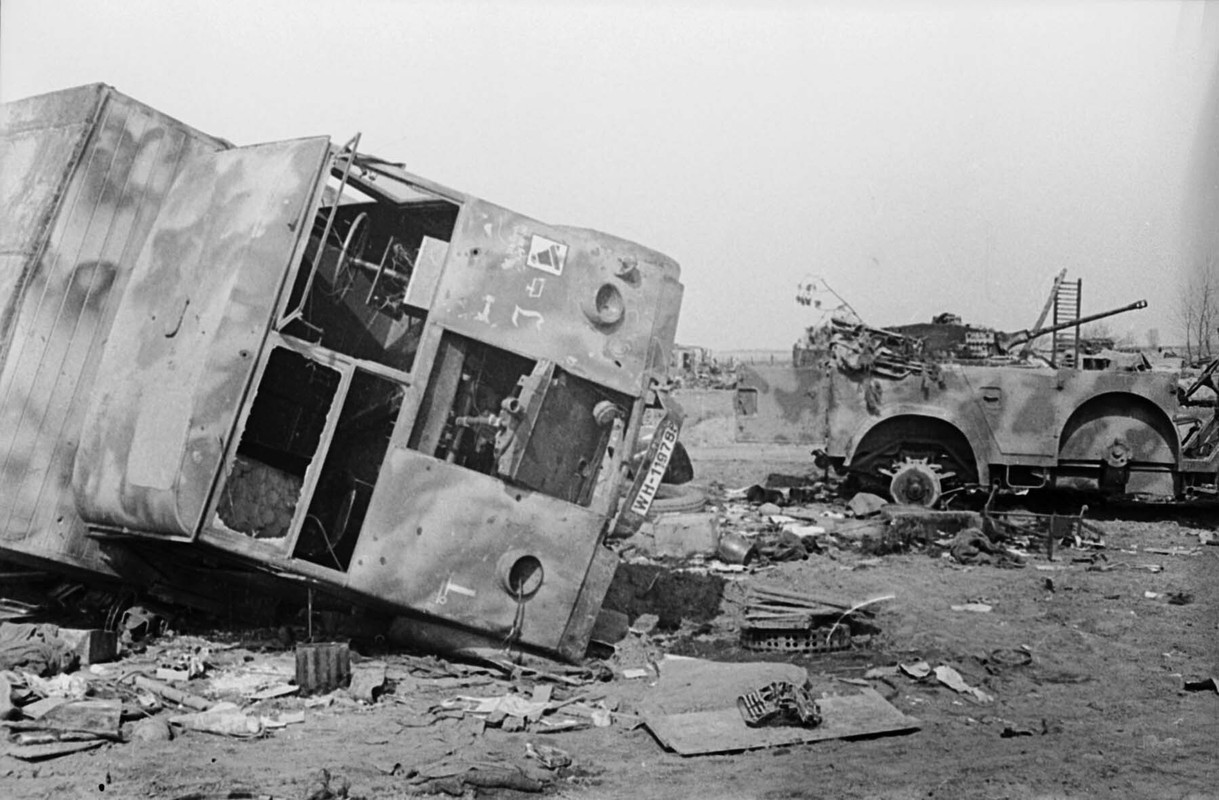 Zerstörte deutsche Kampftechnik, bei Königsberg, April 1945