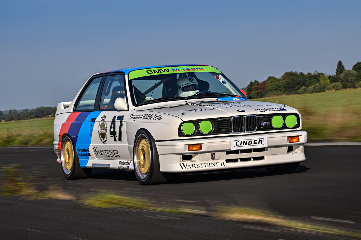 P90237151_highRes_the-bmw-m3-dtm-e30-0