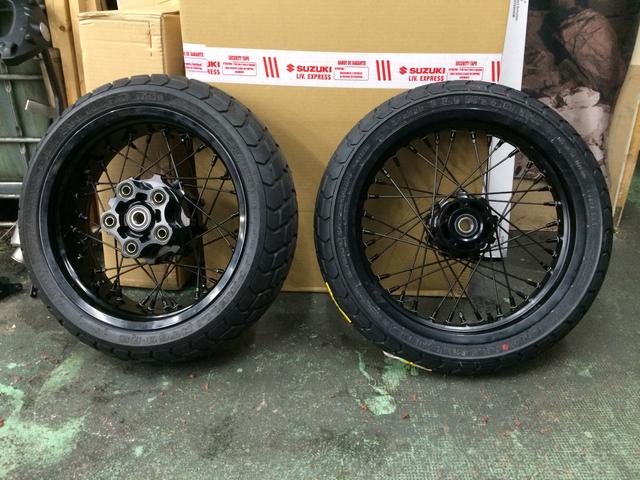 1B718739-3D3C-49E9-B0DC-0332E7986AF7