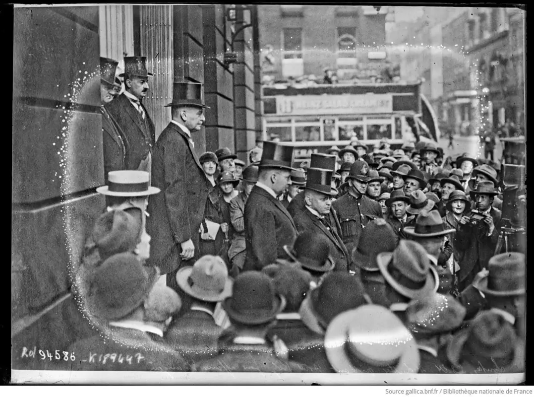 august-5th-1924-the-german-delegation-including-chancellor-v0-3v68a81y7tgd1
