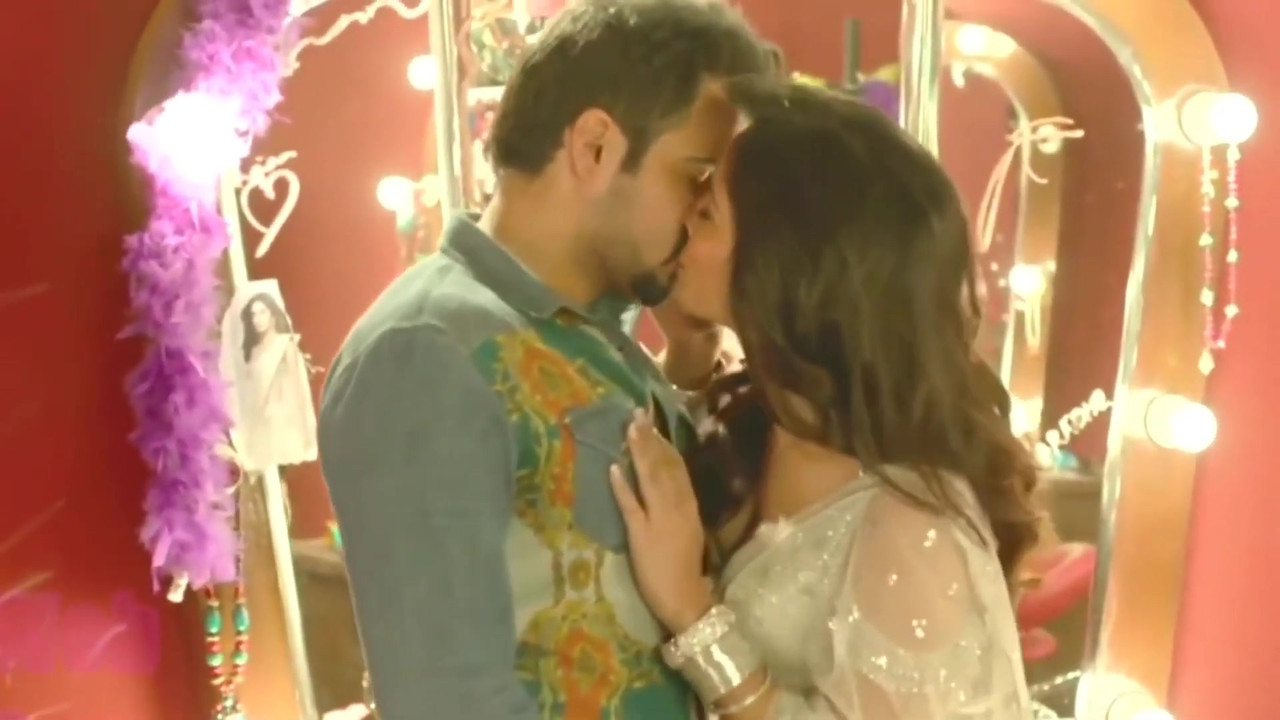 [Image: kisss-18.jpg]