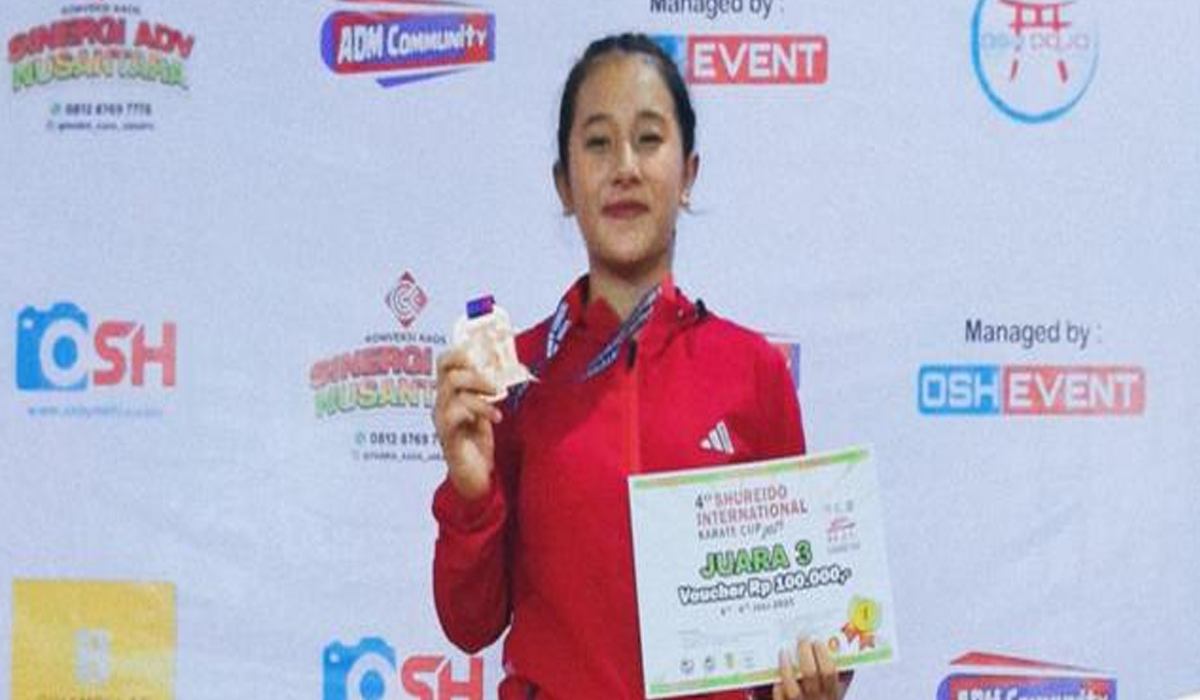 Hebat! Ni Kadek Ayu Sintia, Karateka Bali 16 Tahun yang Koleksi 45 Medali Emas!