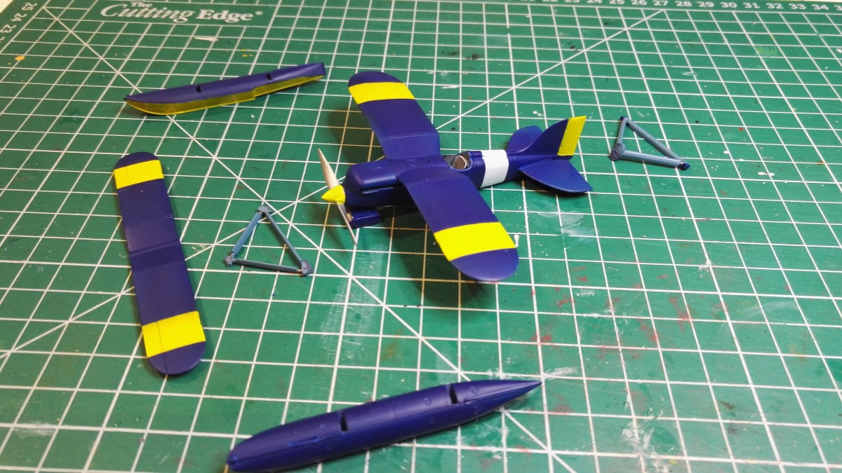 Porco Rosso - Curtiss R3C Fine Molds 1/72 - O Espaço Virtual do
