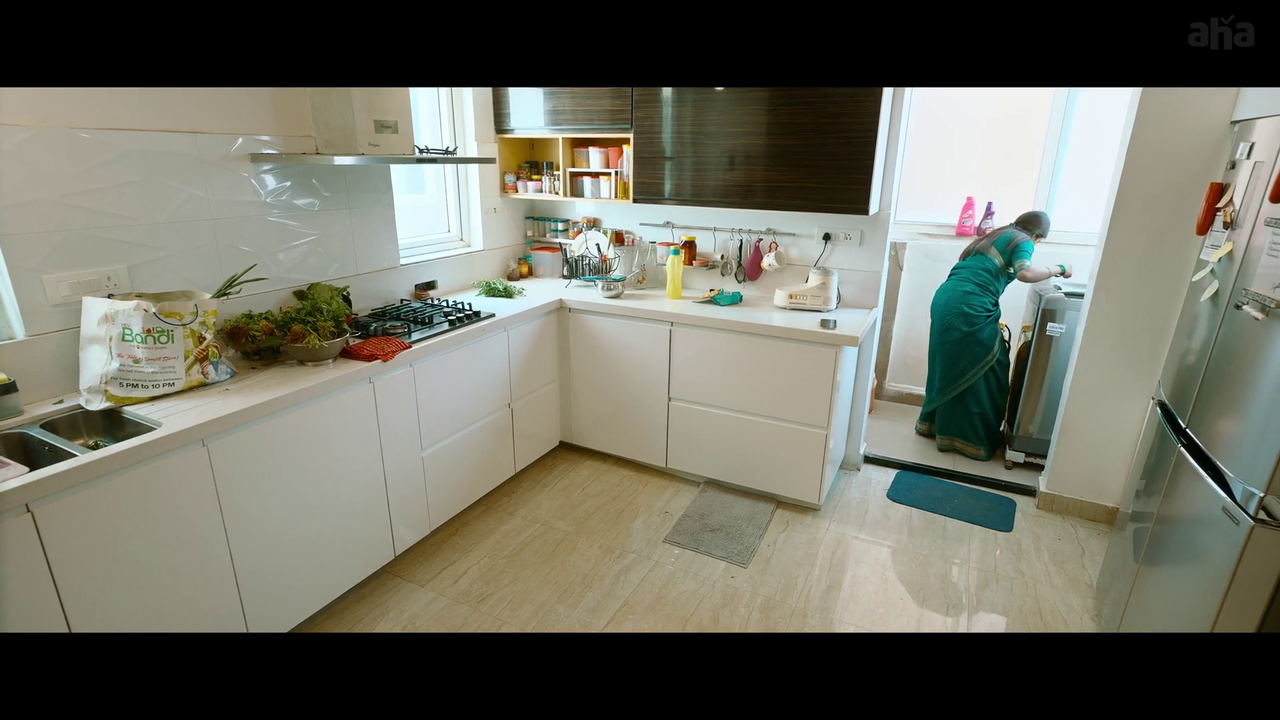 vlcsnap-2025-04-21-19h34m39s003