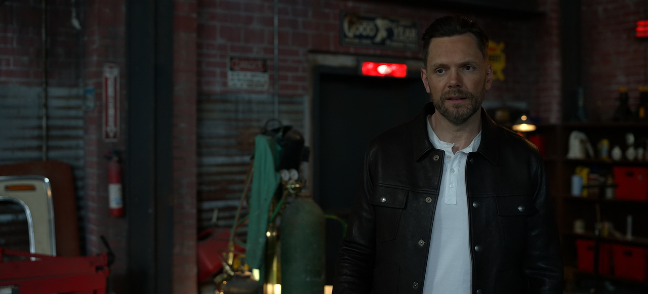 Stargirl.S03E01.Frenemies.-.Chapter.One.The.Murder.1080p.10bit.AMZN.WEB-DL.DDP5.1.HEVC-Vyndros.mkv_s