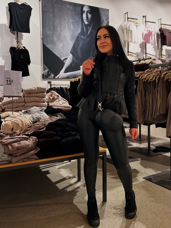 lederlegins679shopping