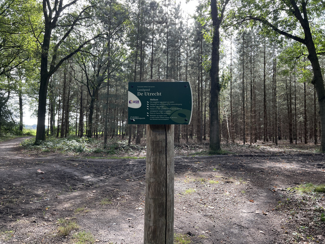 Bord bij landgoed