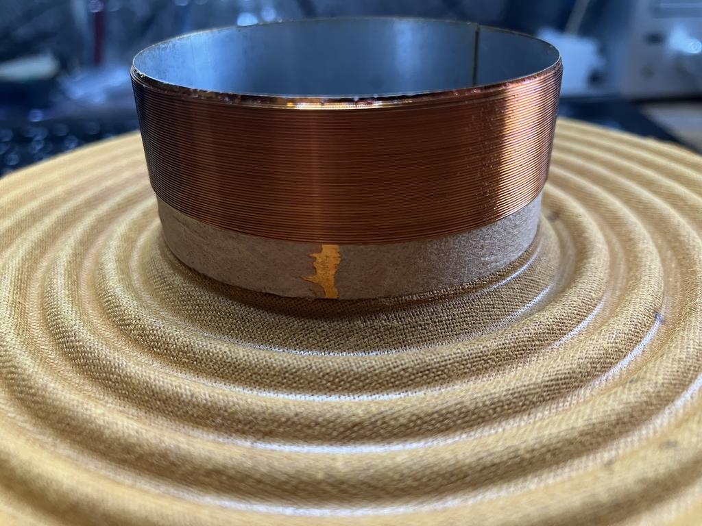 [Bild: Bass-Spule-Detail1.jpg]