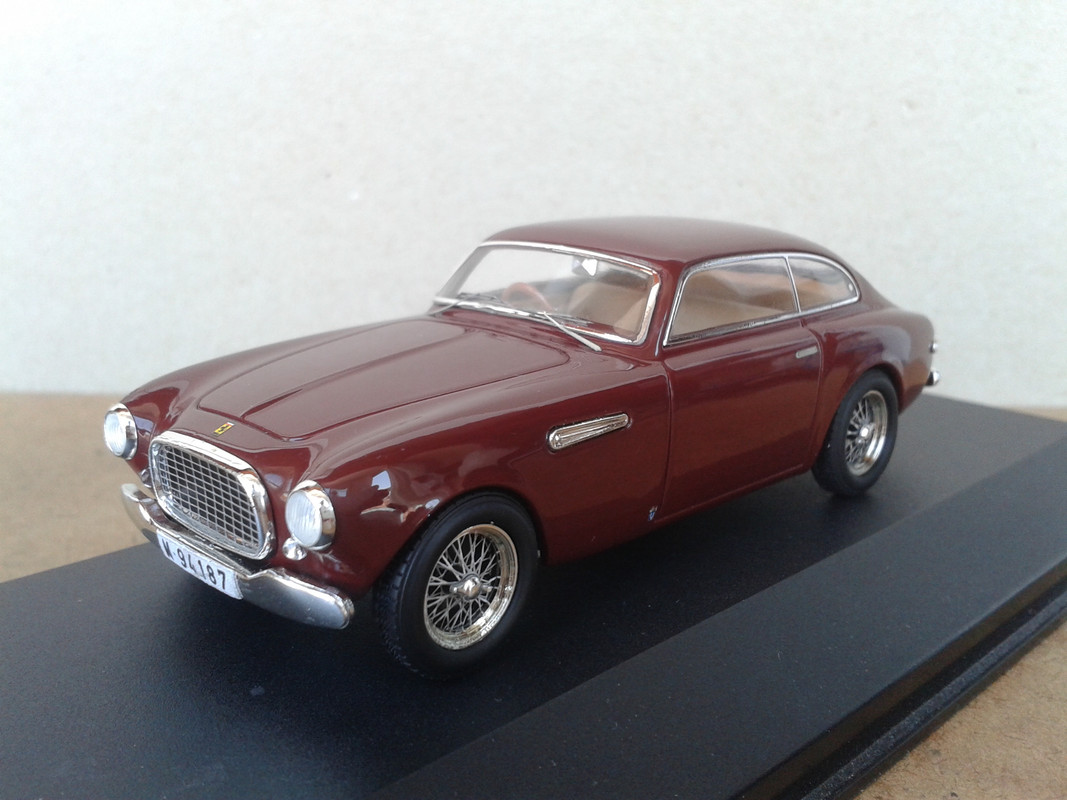 1951 Ferrari 212 Inter Vignale Berlinetta (Hot Wheels Elite) (4)