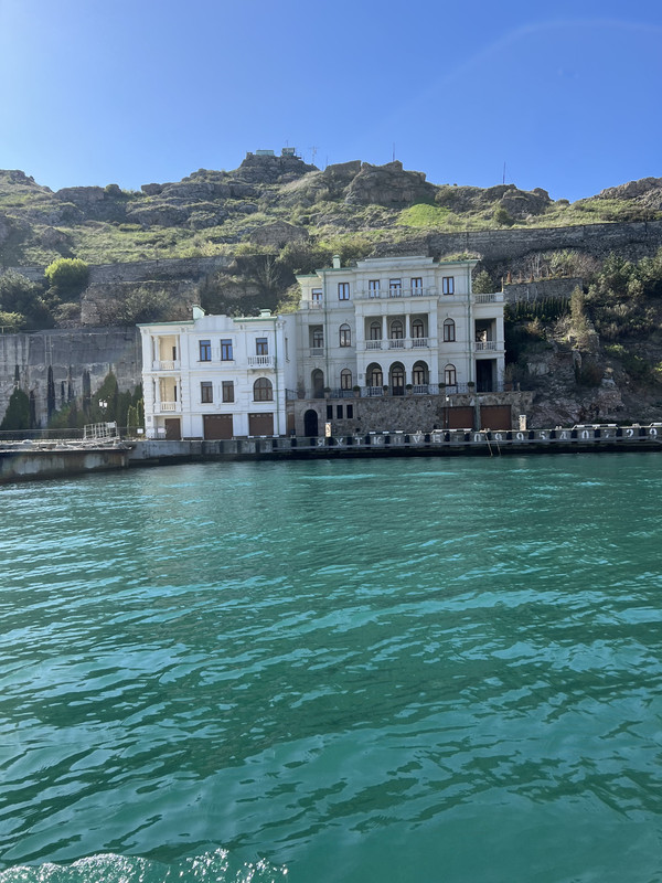 B955081B-0727-4CFE-A900-229AF79AA352