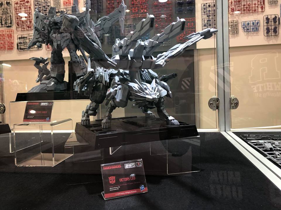 09-Flame-Toys-Kuro-Kara-Kuri-Victory-Leo