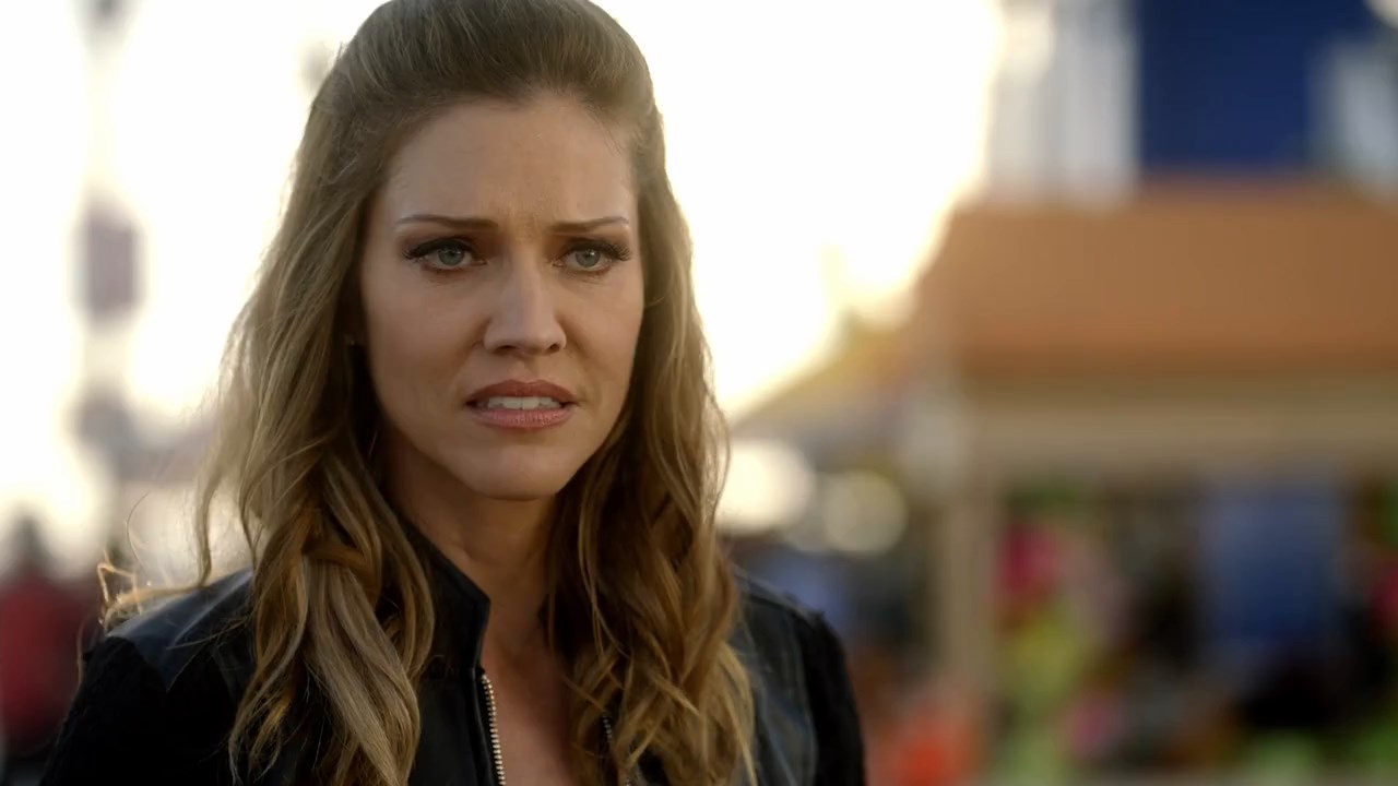 Lucifer (2016) Season 2 [Hindi + English] WebRip 480p 720p ESub - Complete Screenshot
