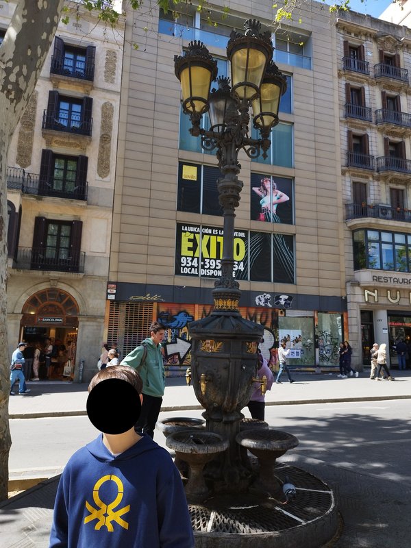 Dia 3. Viernes 19 de Abril. Ramblas y mas. - Barcelona 2025 (13)