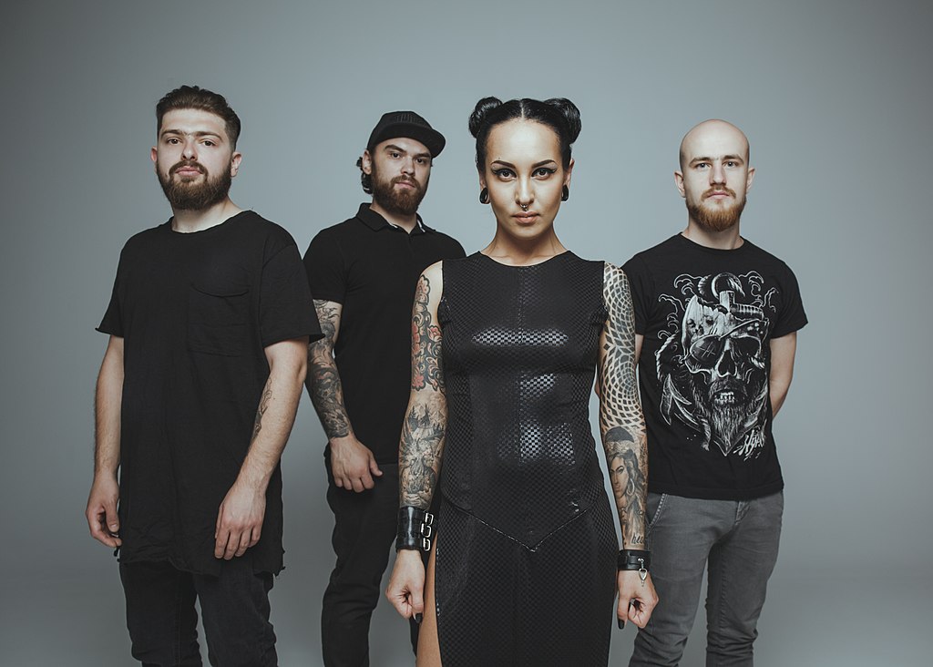 1024px JINJER Promo 2018 - Jinjer: Discografía (14 CDS)