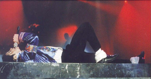 history-tour-blood-on-the-dancefloor-b.jpg