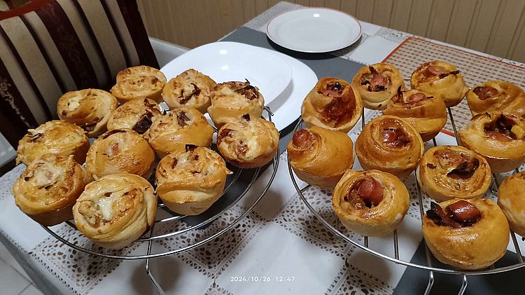 https://i.postimg.cc/DZpwrGtk/virslis-muffin-20241026.jpg