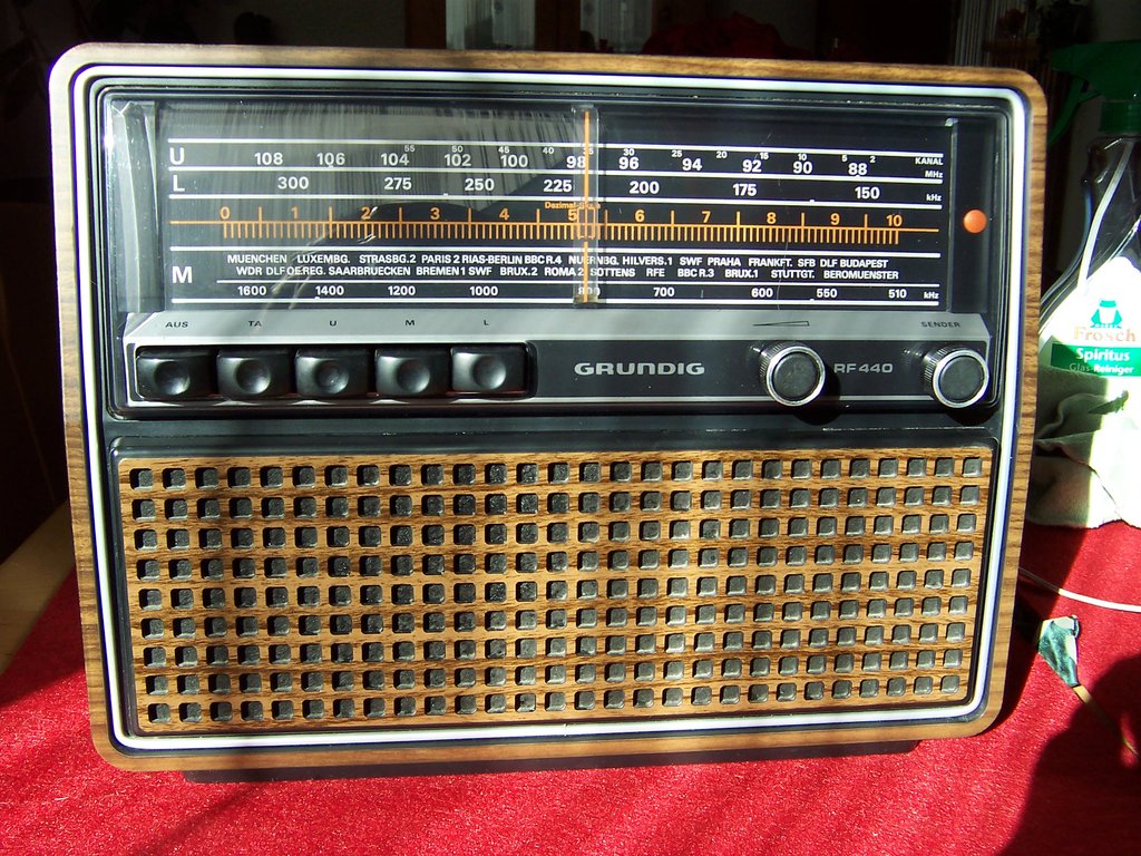 [Bild: Grundig-440-010.jpg]