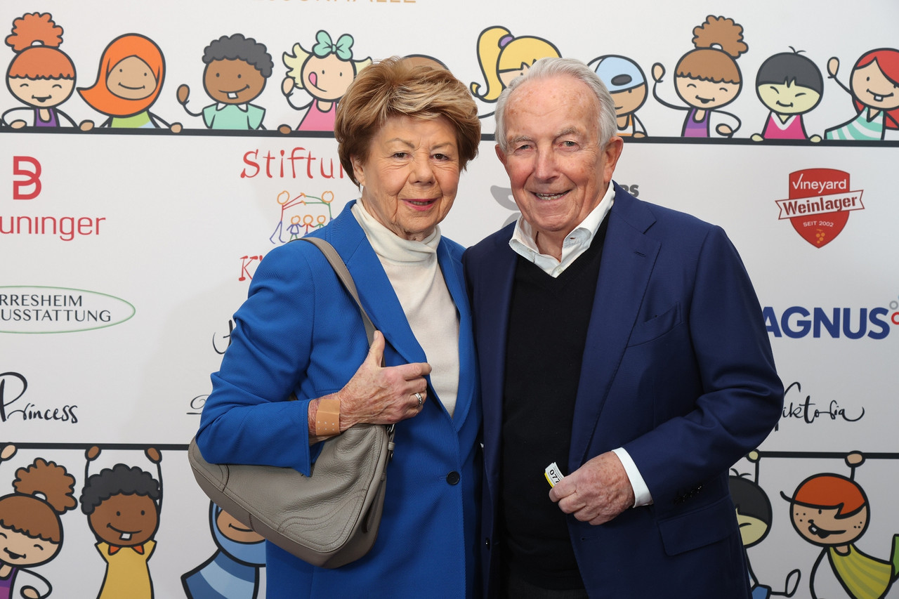 web SKj Neujahrsempfang Marlis Head und Klaus Gerresheim