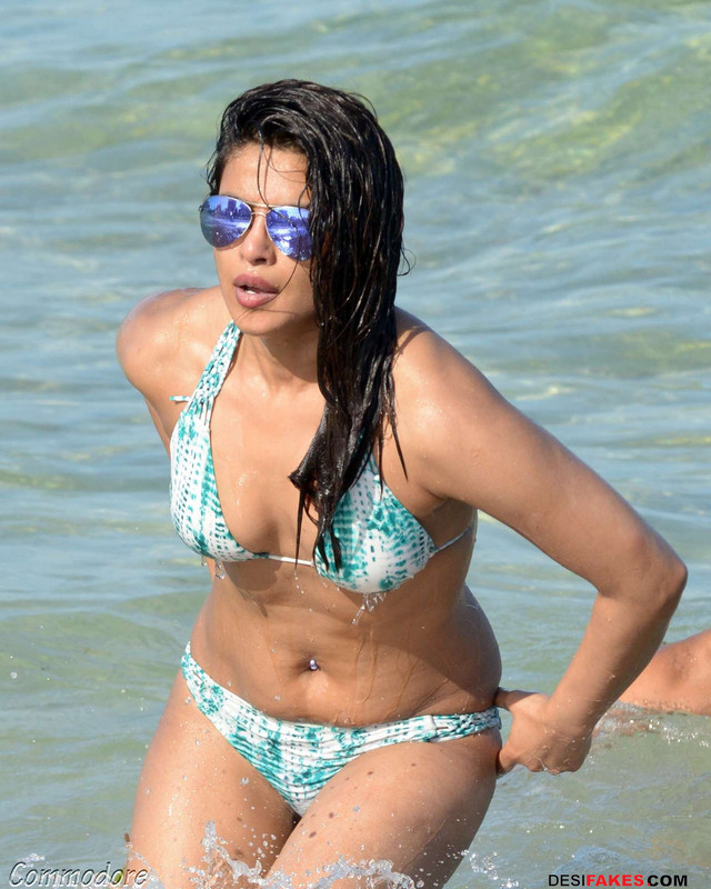 Priyanka Chopra Bikini (2)