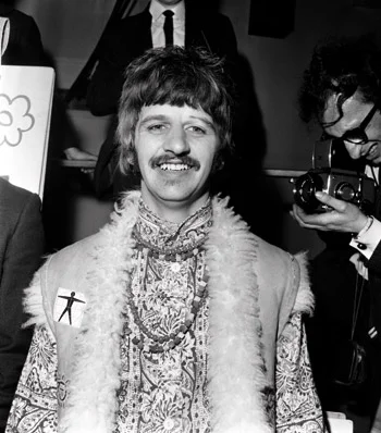 ringo-starr-hippie-style.webp