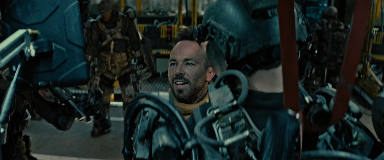 Edge of Tomorrow (2014).mkv_snapshot_00.15.10_[2018.02.26_03.29.