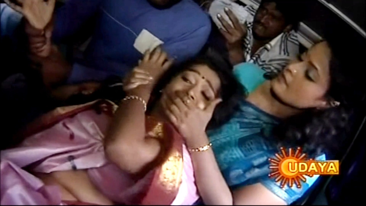 Actress Rathi Moelsting Scenes and Open Navel Scene mp4 snapshot 00 02 304