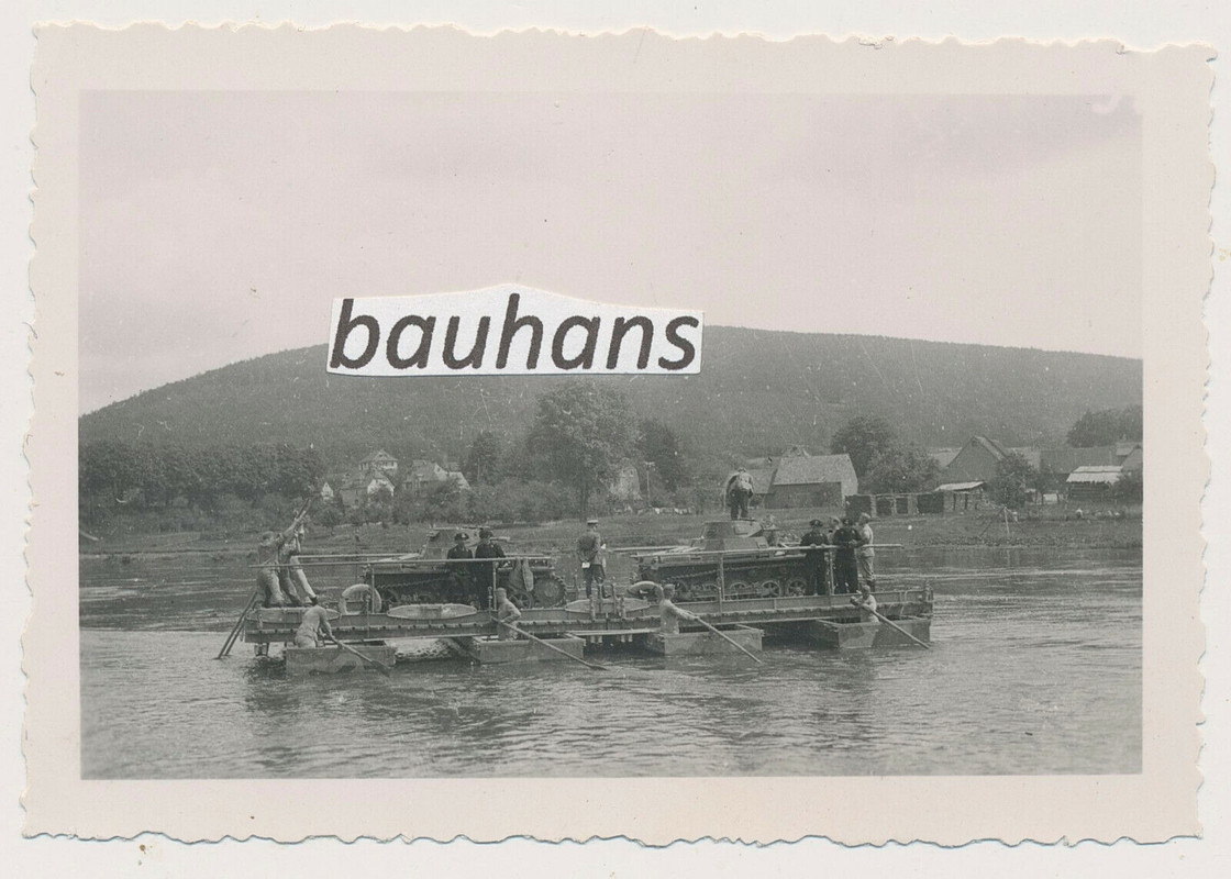 Foto aus Pionier-Nachlass Hann.Münden 1936 Wehrmacht Panzer auf Floß