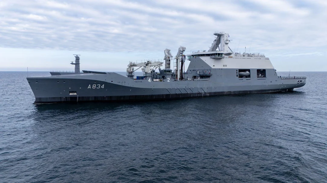combat-support-ship-hnlms-den-helder-of-the-royal-v0-lselkbg54n2e1.webp