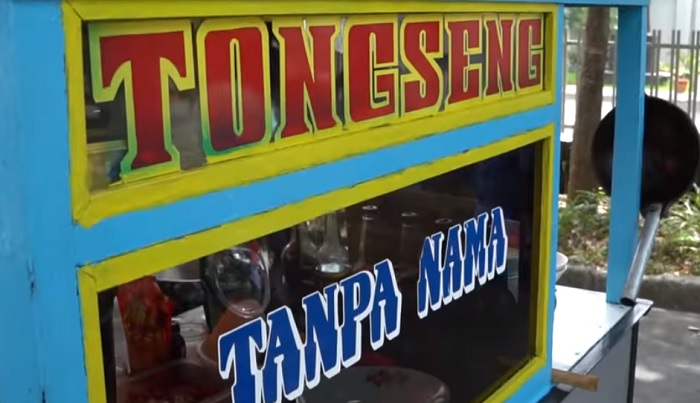 Tongseng Tanpa Nama sudah ada sejak tahun 2000 silam di kawasan Pulo Gadung, Jakarta Timur.