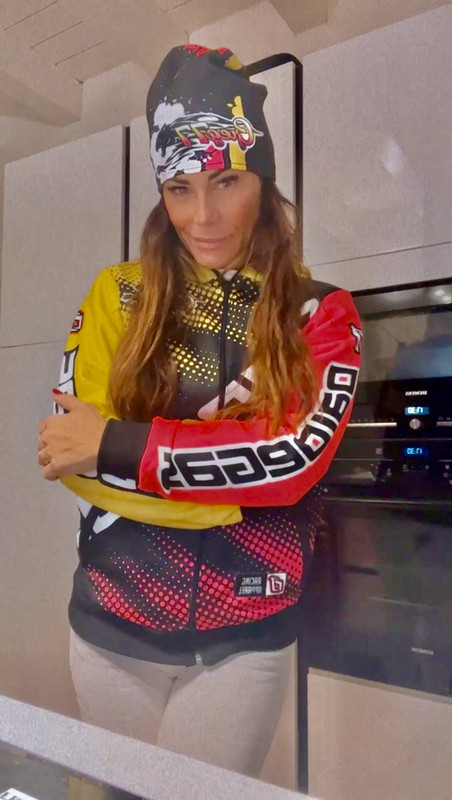 855F9D72-07E0-4ED4-9868-CE94D3D31CED