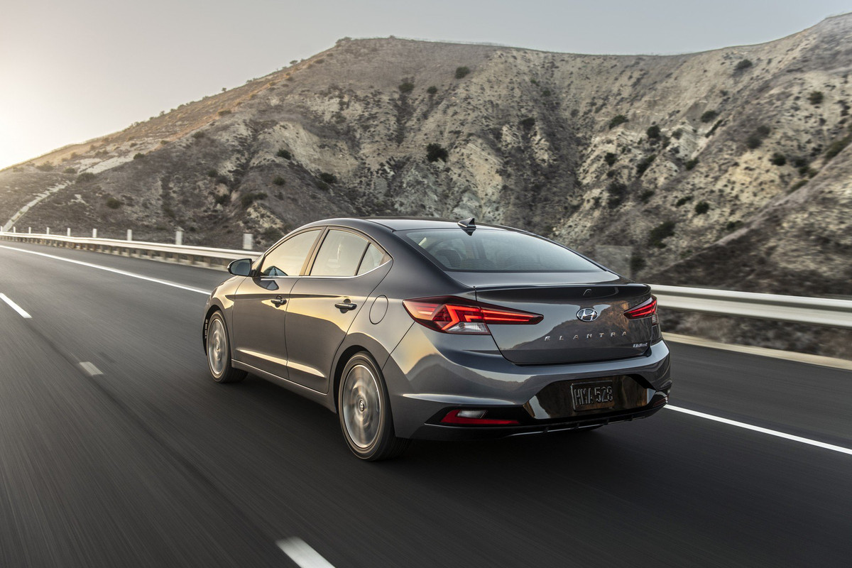 2019 Hyundai Elantra (3)