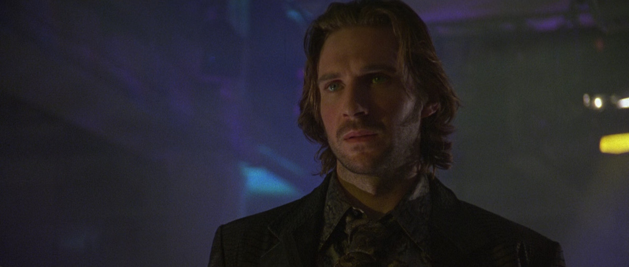 Strange Days (1995).mkv_snapshot_00.45.11_[2018.02.25_02.29.37]