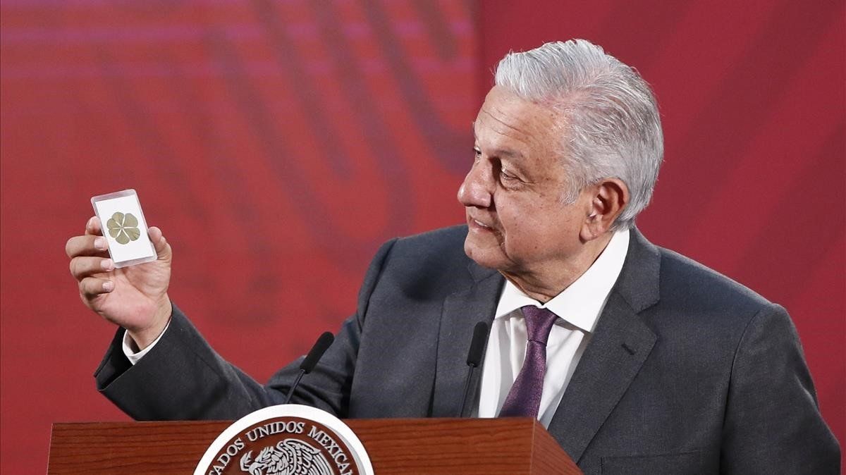 Estos son los 5 políticos mexicanos que han utilizado brujería