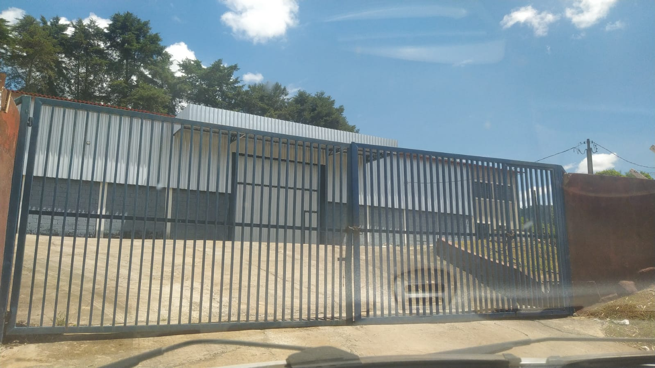Fachada do galpão para alugar em Cambuí