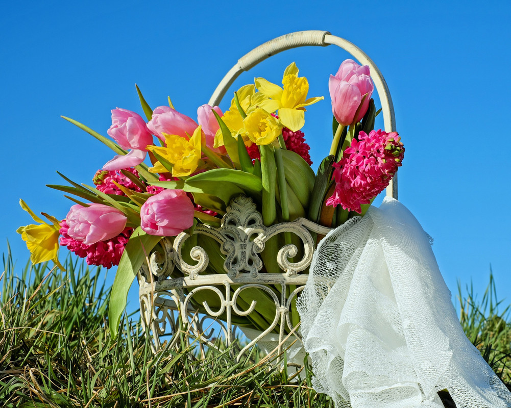 flowerbouquetbasket.jpg