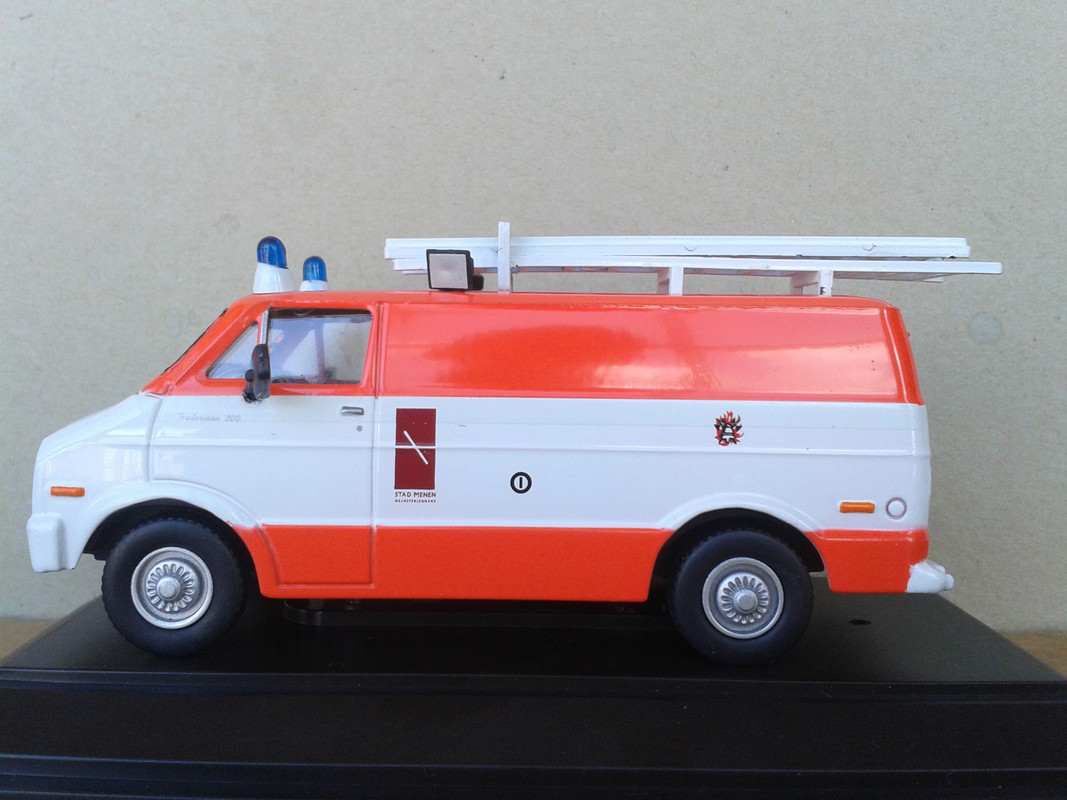1977 Dodge Serie B Tradesman 300 “Bomberos de Menen – Bélgica” (DelPrado) (8)