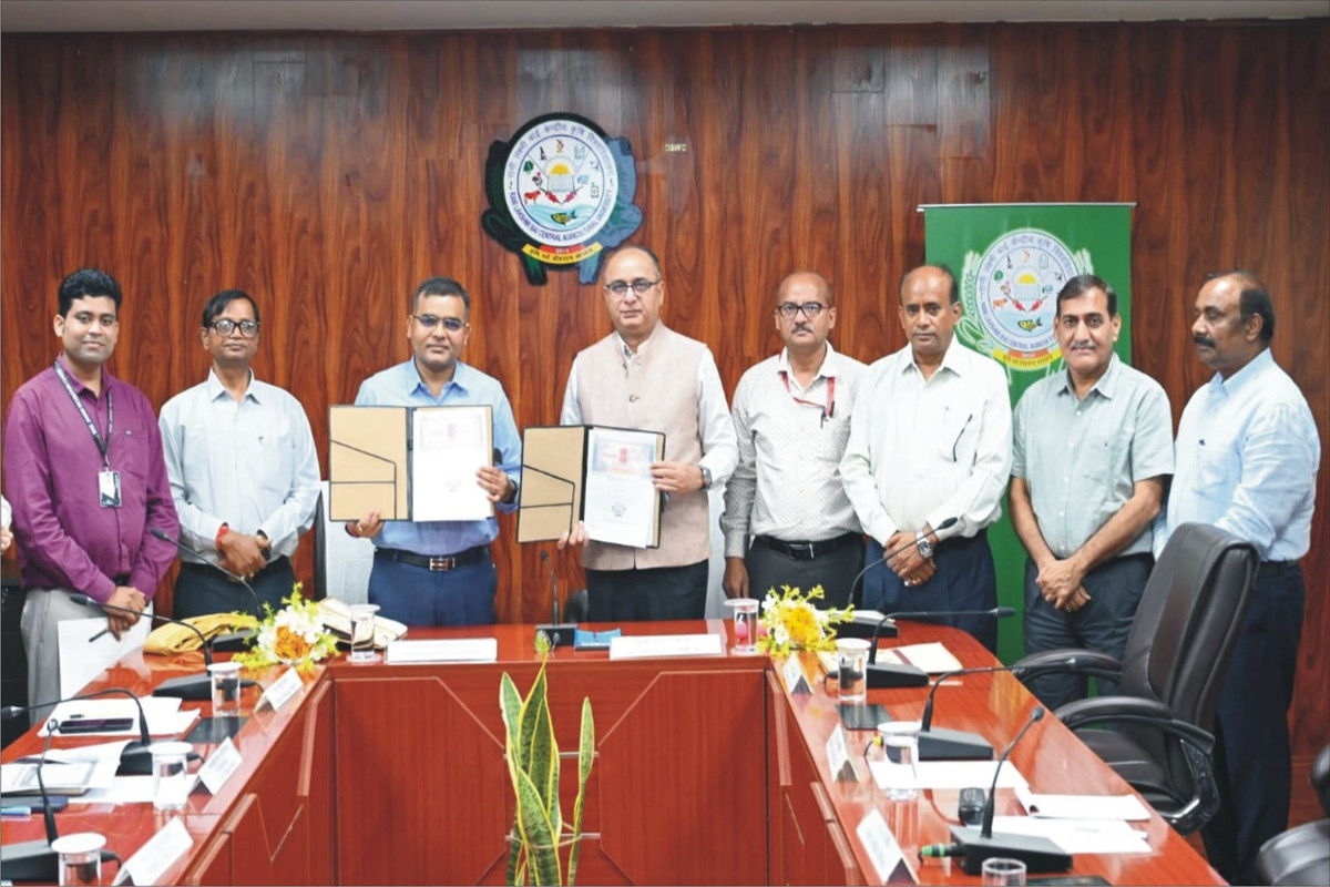 केन्द्रीय कृषि विवि एवं रानी लक्ष्मी बाई इन्क्यूवेटन फाॅर सस्टेनेबल इण्टरप्रिन्योरशिप  (राइज) स्मार्ट सिटी नगर निगम के मध्य हुआ समझौता ज्ञापन