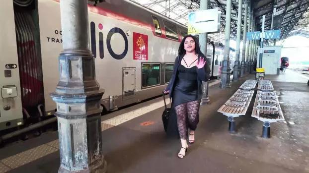 JacquieEtMichelTV - Layali - 19 years old, from Colombes!