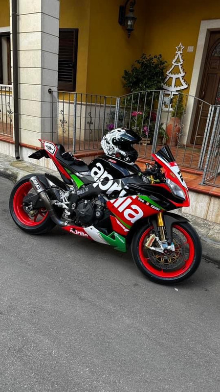 12DC78A2-FC40-4E6A-B103-753BA0DB9C4A