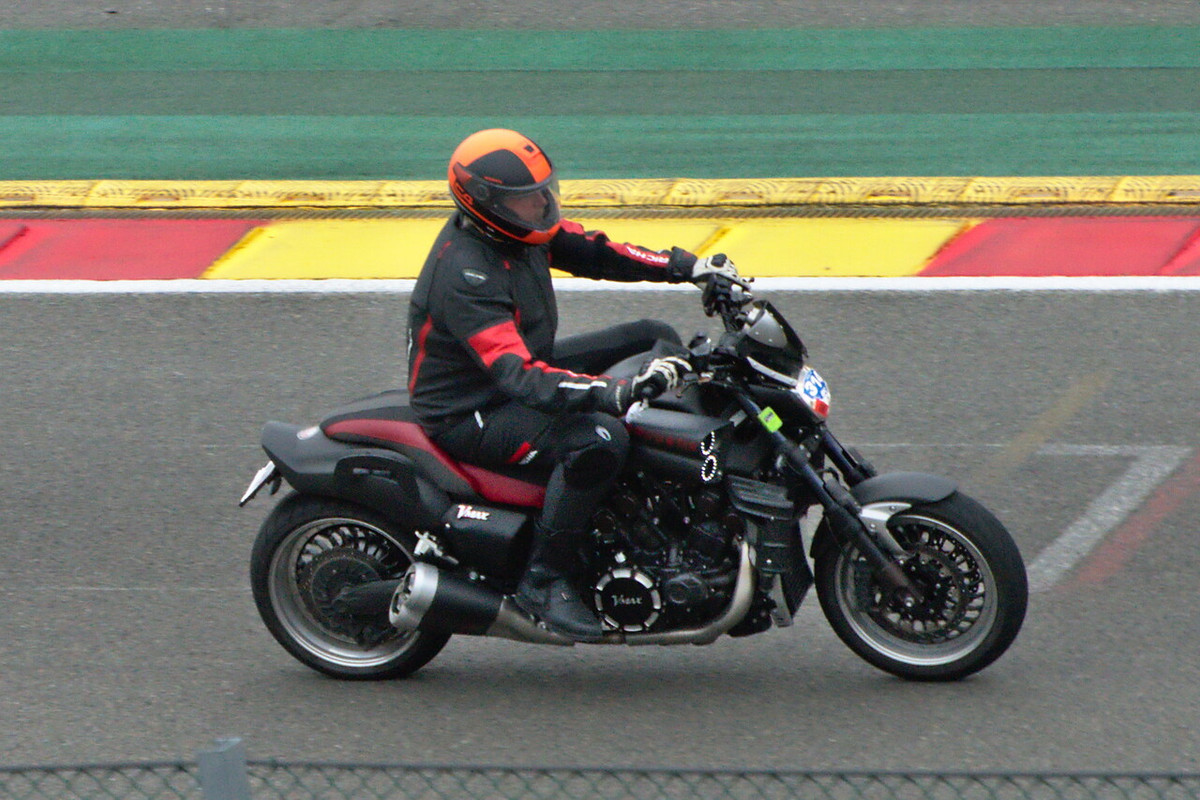 Une journée de roulage à SPA FRANCORCHAMPS - Page 2 R-DSC2694