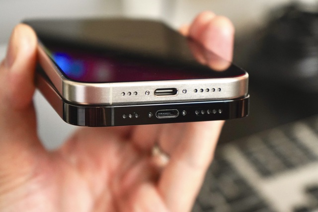 iphone-15-pro-vs-14-pro-usbc-1-1703582261427-17035822616851988038998.jpg
