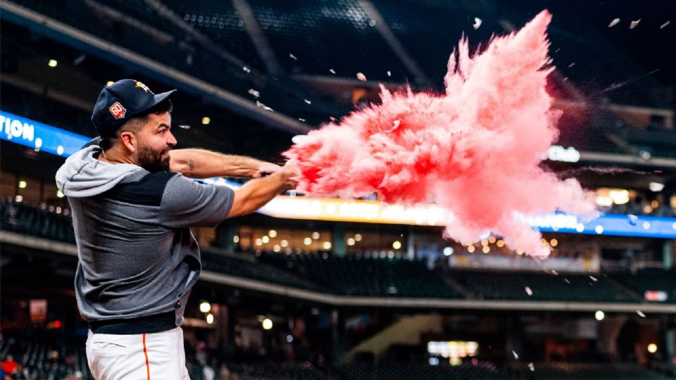 Mexicanos en la MLB: De esta manera, José Urquidy y su esposa celebran que tendrán una niña