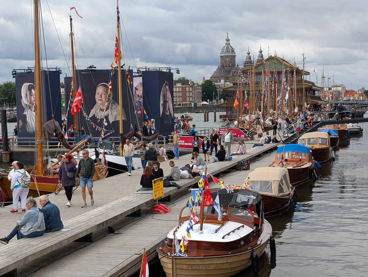 Трое в Амстердаме, не считая собаки. Переезд в Нидерланды.