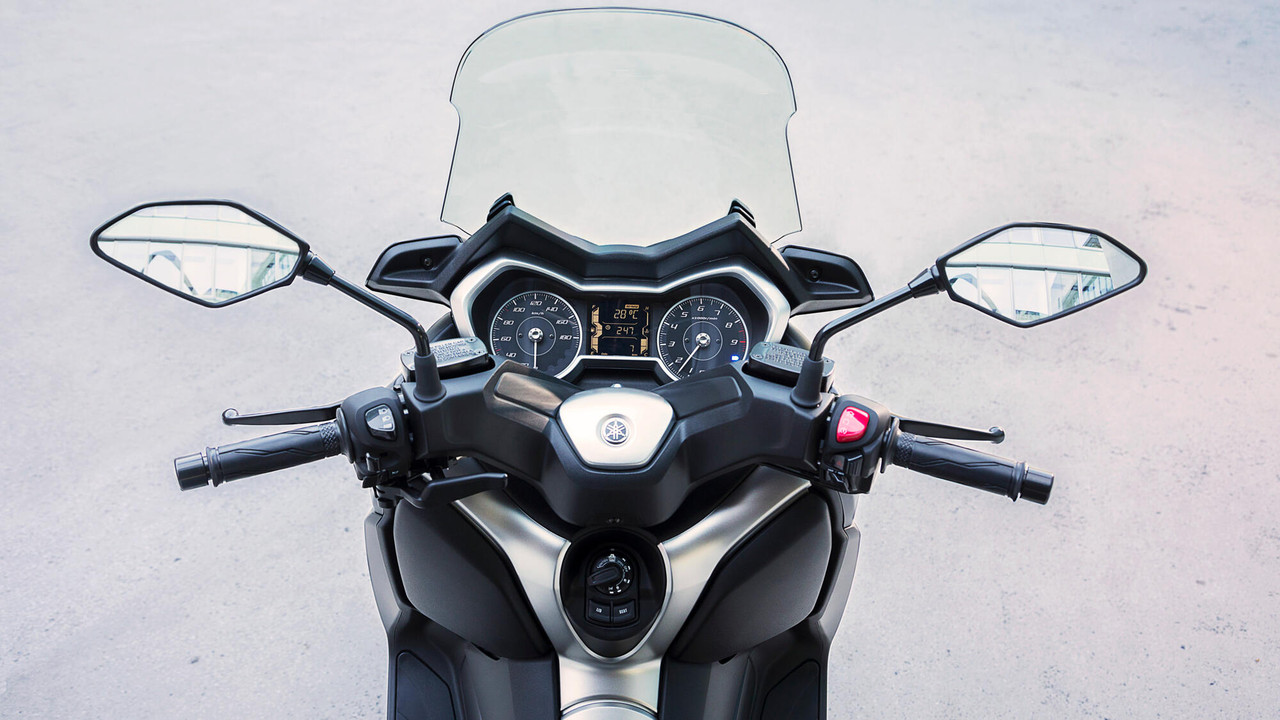 2020-Yamaha-XMAX400-EU-Detail-009-03
