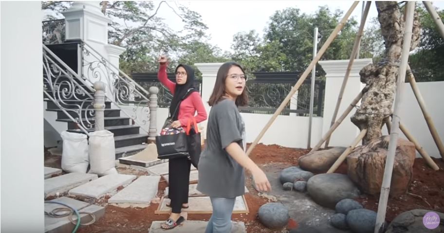 Prilly Latuconsina kebingungan