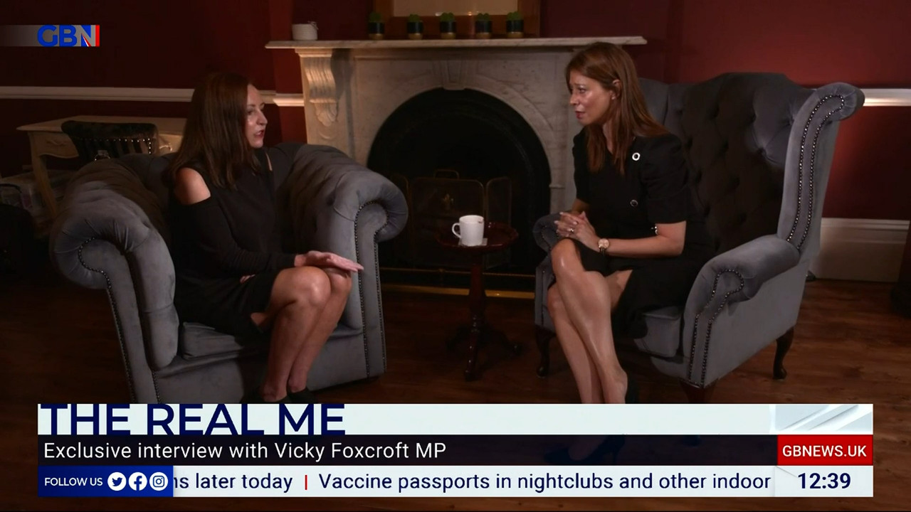 09.06 - 12.00.00 - The Briefing Lunchtime with Gloria De Piero. Your ....ts_snapshot_40.32.368