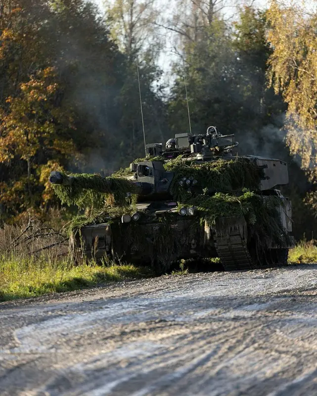 A-British-Army-Challenger-2-main-battle-tank-on-maneuvers-during-Exercise-Bold-Fusilier-held-from.webp