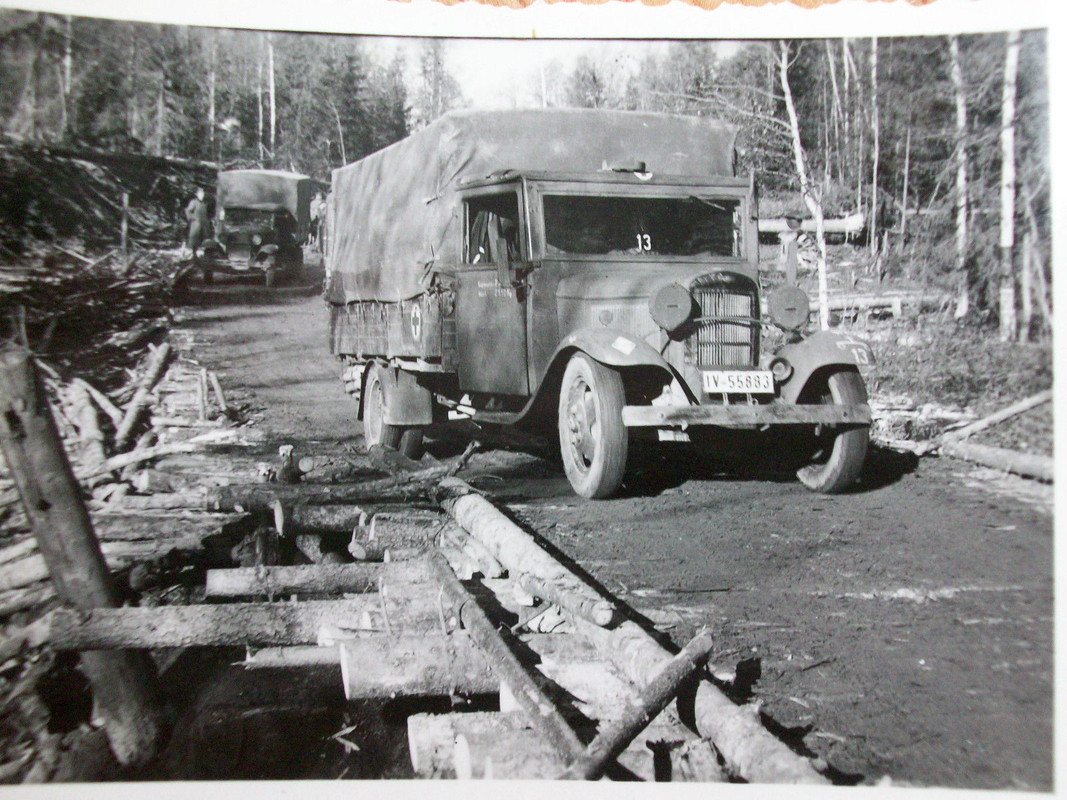 LKW Ford BB einer Sanitätseinheit , am Wolchow 1