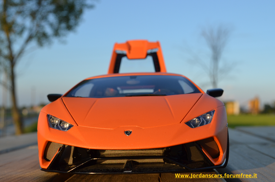 LAMBORGHINI-HURACAN-PERFORMANTE-AUTOART-gz